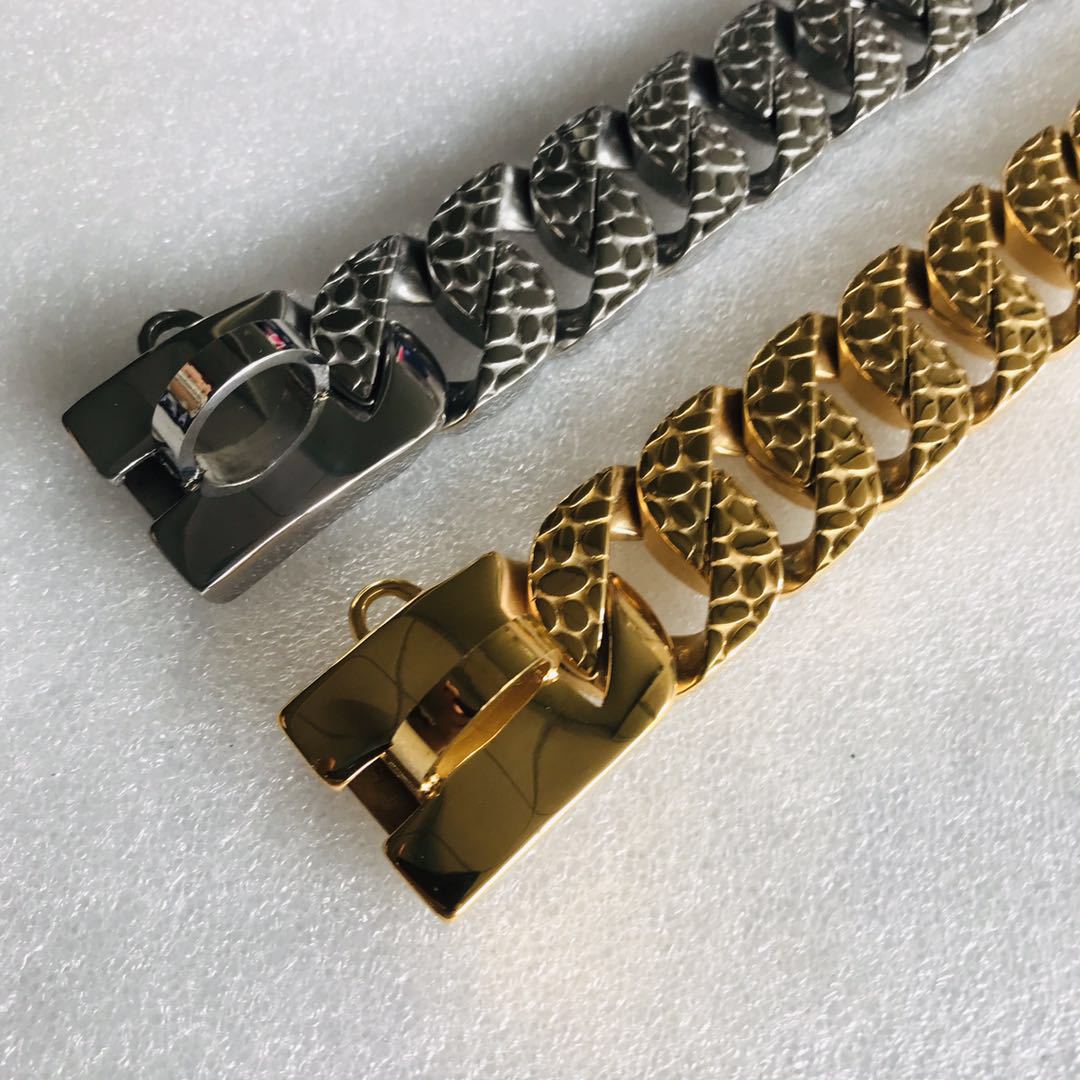 Stainless steel P dog chain for training and walking. Ideal for pet chain ring and rope strap categories. Durable & reliable. Shop Now!