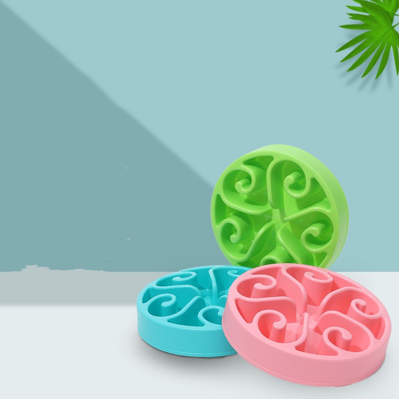 Explore pet-friendly anti-choking bowls for slow feeding. Perfect for visually impaired users & low-bandwidth connections. Enhance meal safety.