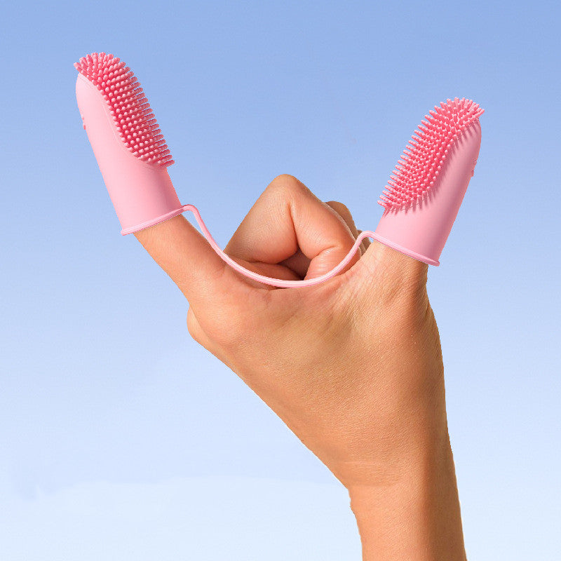 Discover essentialPet Tooth Cleaning Finger Set ensures convenient and effective dental hygiene for your furry friend. 